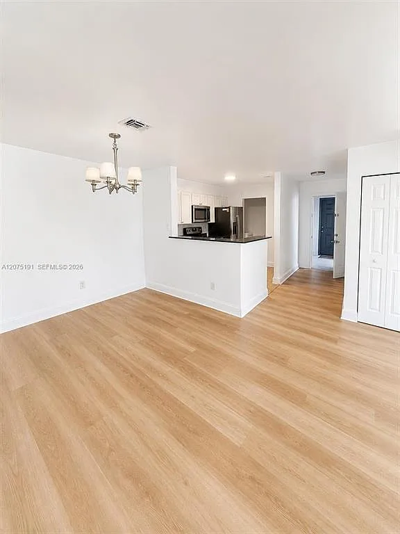 3 bed, 1305 sqft, $2,600 — Photo 1