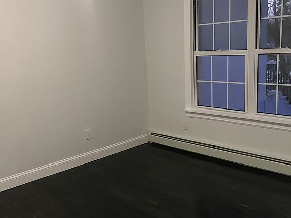 5th image of 3183 Baisley Ave