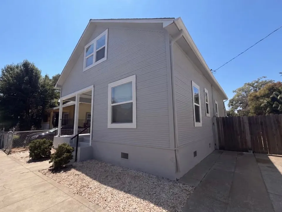 3211 San Jose Way