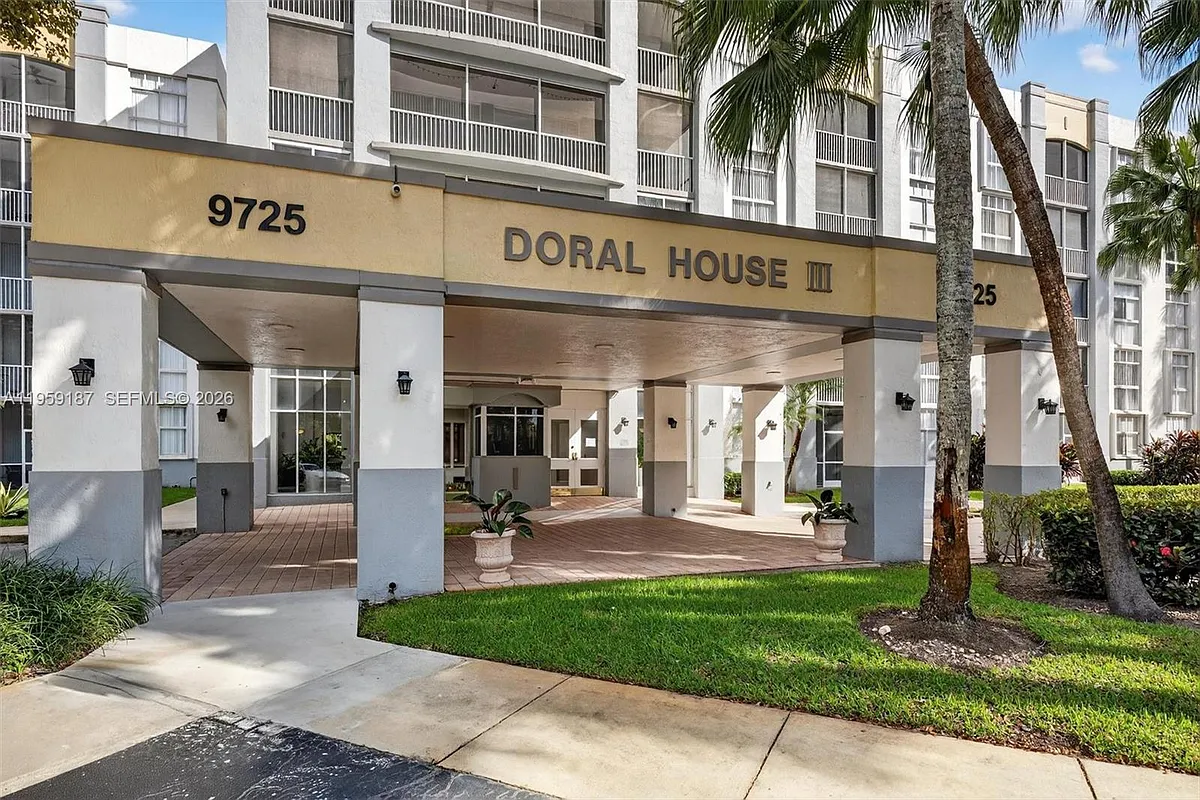 Building Photo - 9725 NW 52nd St #103