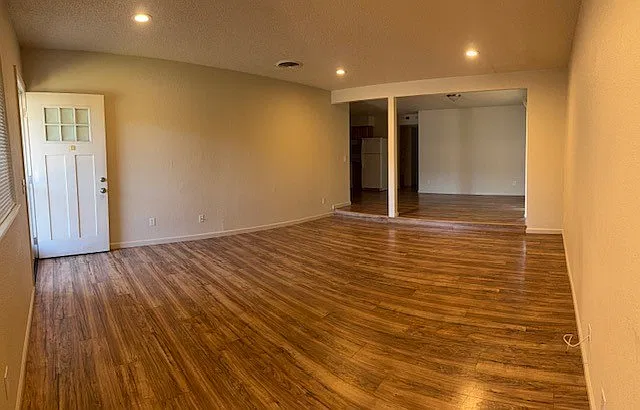 3 bed, $1,950 — Photo 2