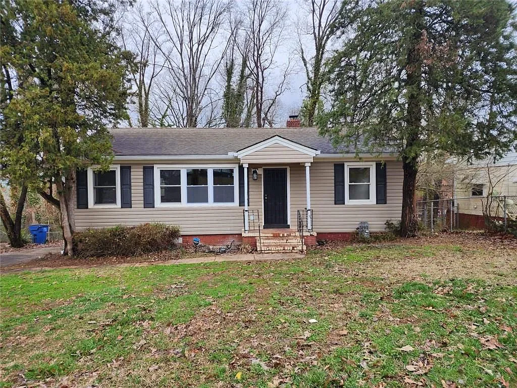 2078 Perkerson Rd SW photo 1