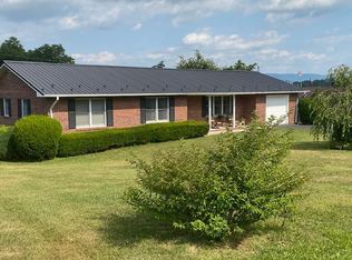 12229 Columbine Ln, Glade Spring, VA 24340