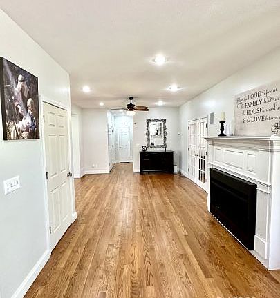 5th image of 462 Pineview Dr