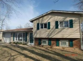 571 Redwood Rd, Bolingbrook, IL 60440