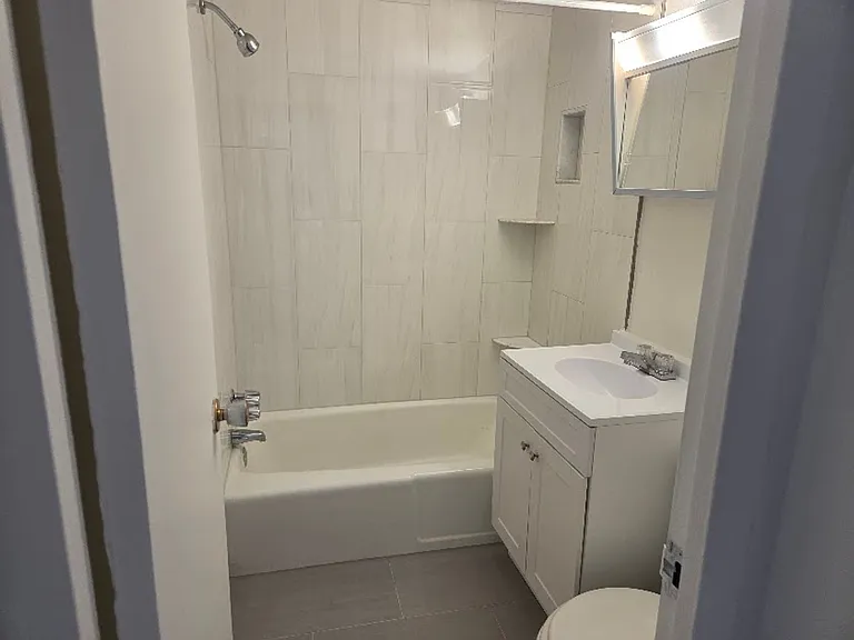 1220 N Pierce St — Photo 7