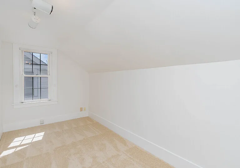 4814 36th Ave NE — Photo 11