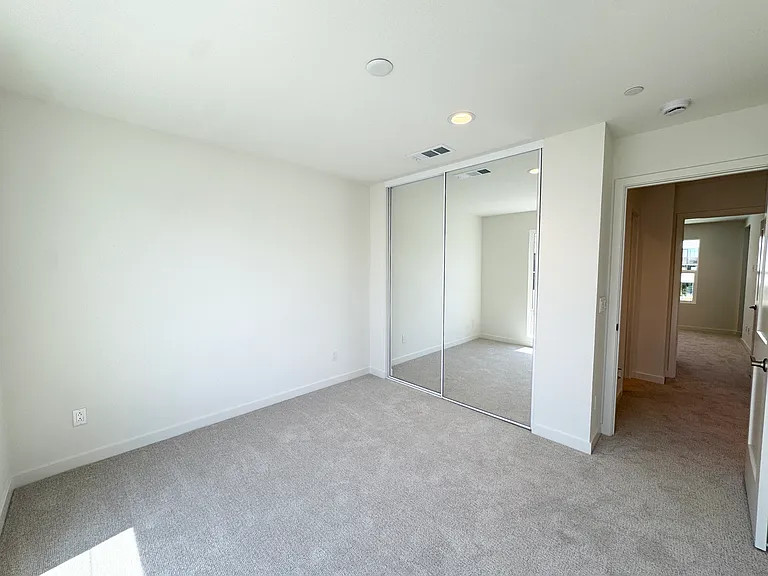 2554 Delphinium Ln — Photo 29