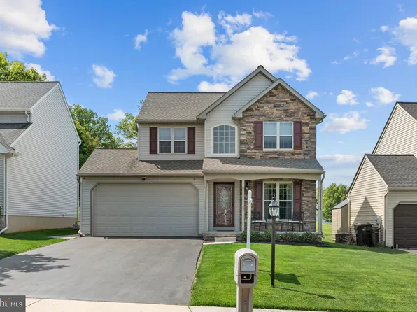 515 Strayer Dr, Windsor, PA 17366