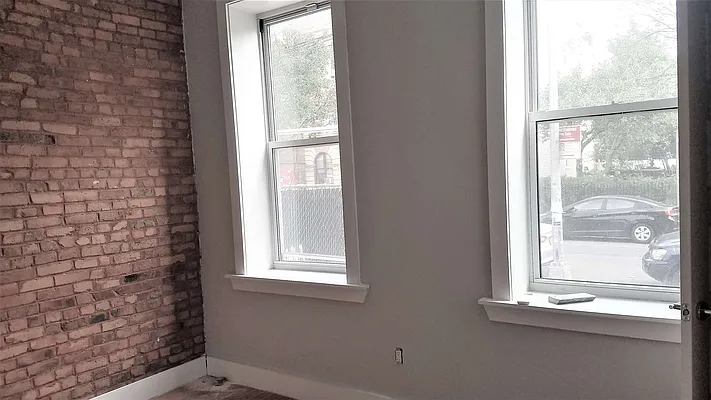 Rented by The Hamilton Group | media 9