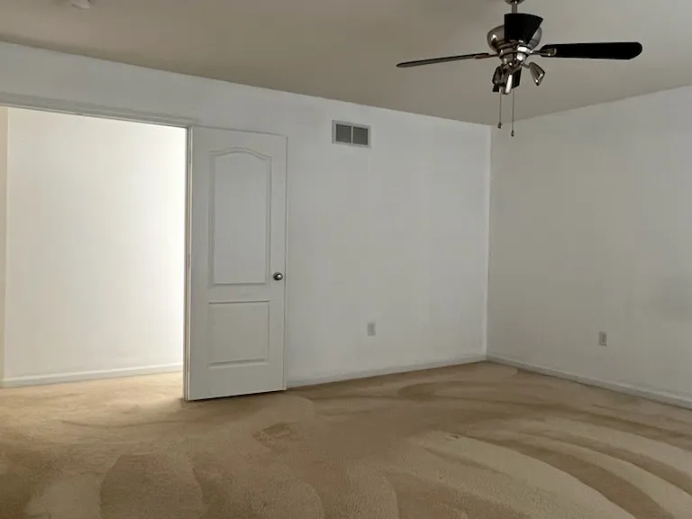 421 Cicero Xing — Photo 14