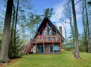 131 W Shore Rd, Shohola, PA 18458