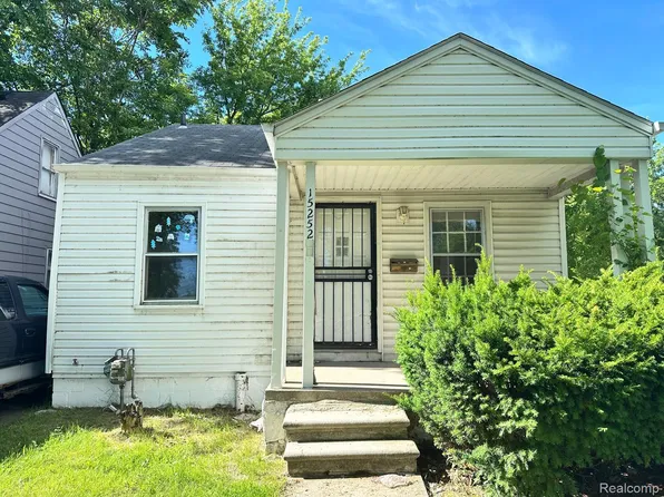 15252 Rossini Dr, Detroit, MI 48205