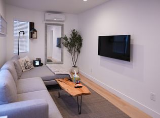 20400 Haynes St, Winnetka, CA 91306
