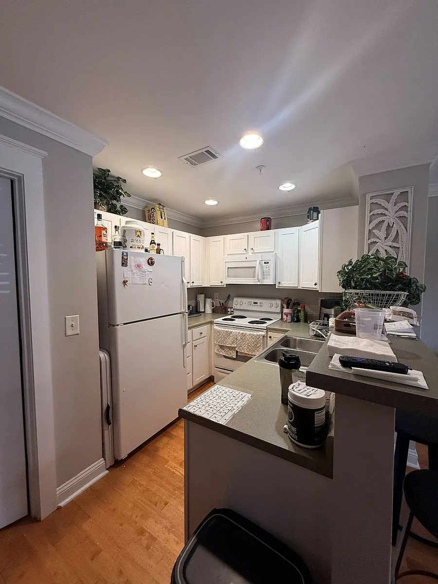 Building Photo - 1035 Barnett Shoals Rd #1023