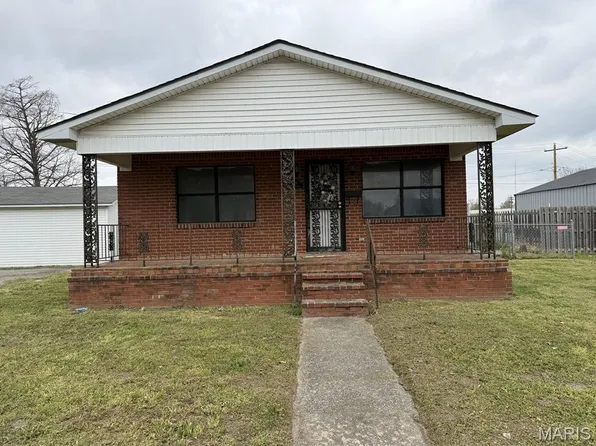 1518 Ward Ave, Caruthersville, MO 63830