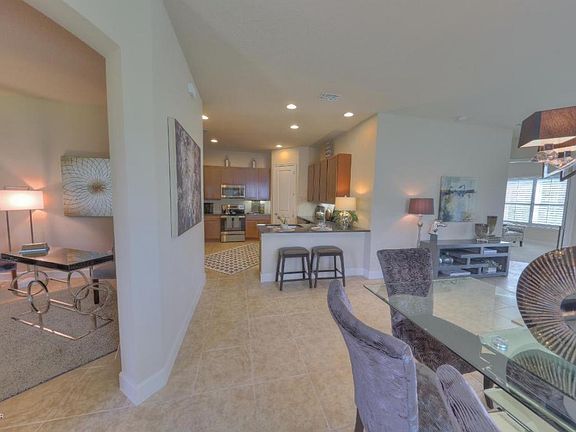 5th image of 729 Aldenham Ln