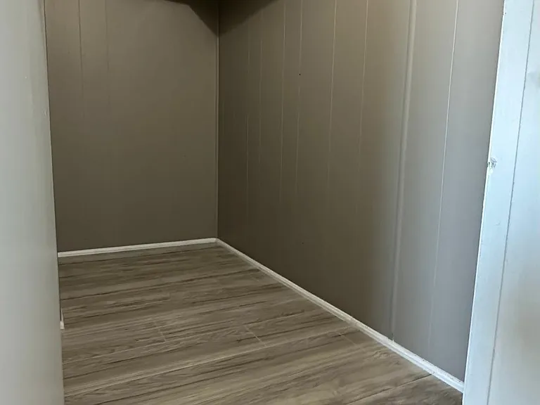 Walk-in closet