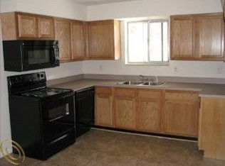 8163 Vanden Dr, White Lake, MI