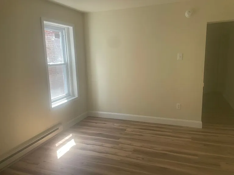 141 N Farson St — Photo 13