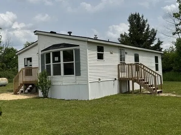 26506 E Baseline Dr, Charlotte, MI 48813