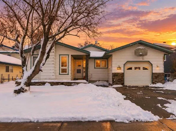 186 NE Clenell Cres, Wood Buffalo, AB T9K 1L2