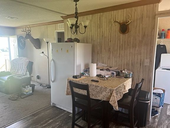 4th image of 903 Bartlett Rd