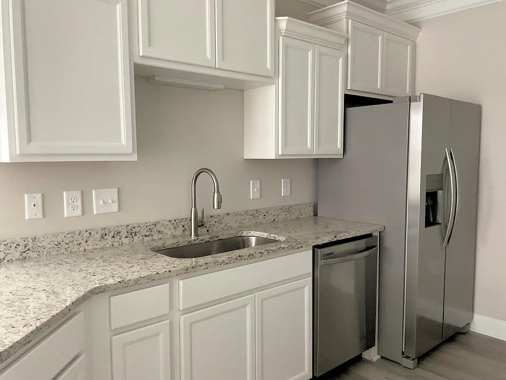 Building Photo - 157 Ella Kinley Cir #101