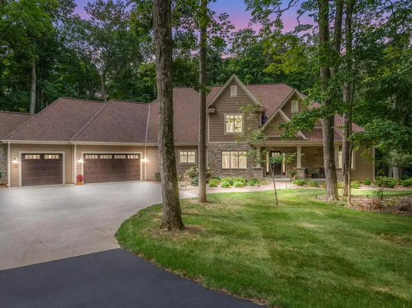 2741 Shagbark DRIVE, Kewaskum, WI 53040