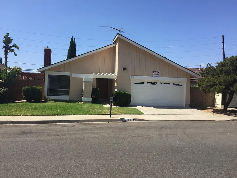 3125 Manistee Dr — Photo 1