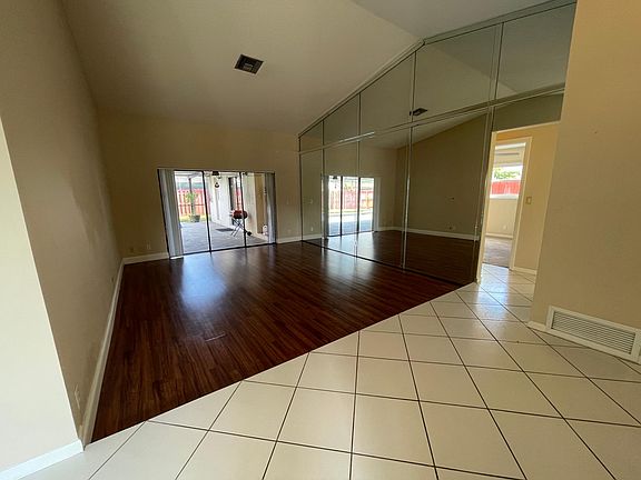 4th image of 7449 NW 48th Pl