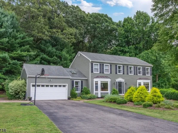75 Winay Ter, Washington Twp., NJ 07853