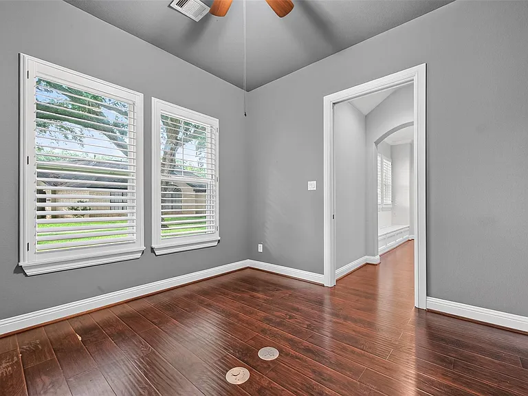 4727 Lake Village Dr — Photo 23