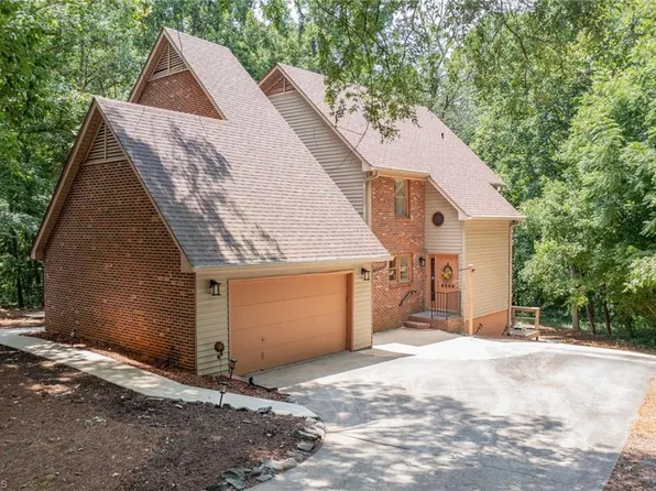 5453 Hanover Park Dr, Winston Salem, NC 27103