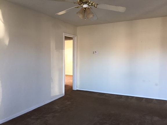 3rd image of 1823 S Wallace Dr