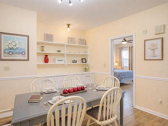 5th image of 501 S Magnolia Ave APT 1