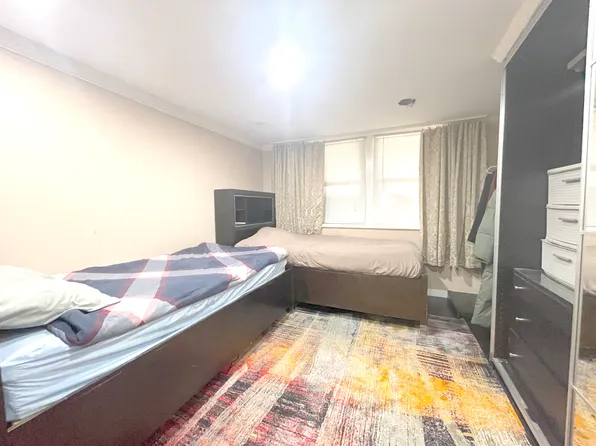 2963 Voorhies Avenue image 49 of 53