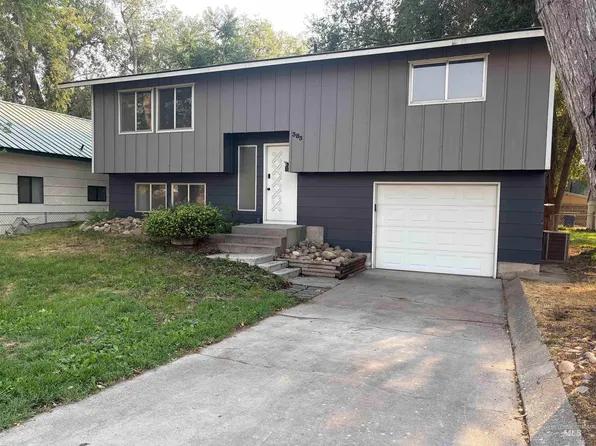 385 S 5 E, Mountain Home, ID 83647