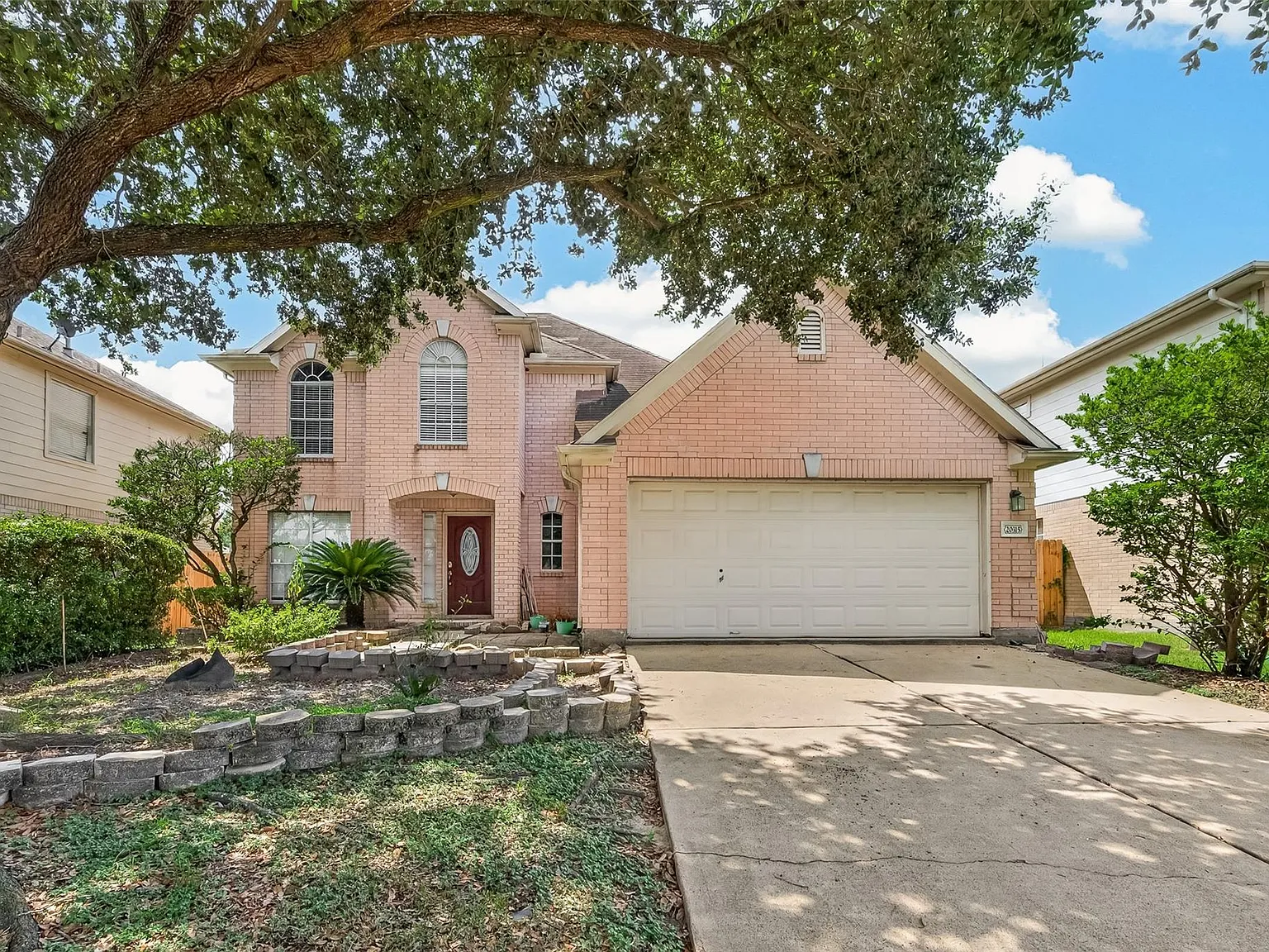 4 bed, 2.5 bath, 2275 sqft, $2,600 — Photo 3