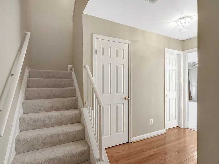 8204 Catbird Cir #202 — Photo 13