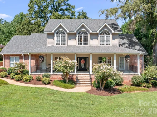 684 Millswood Dr, Mooresville, NC 28115