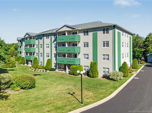 158 Hanwell Rd #203, Fredericton, NB E3B 9K7