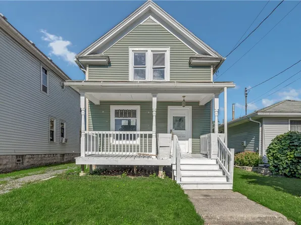 68 Brewster St, Depew, NY 14043