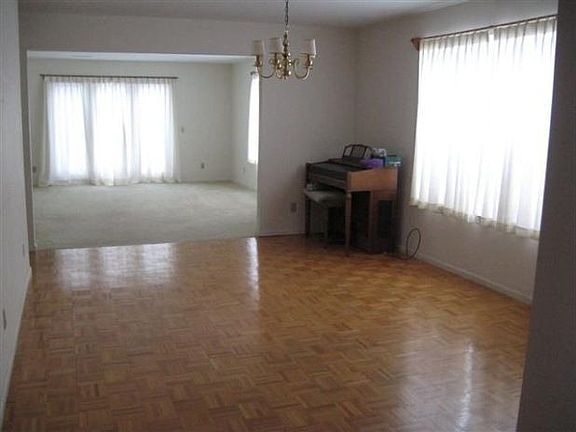 3rd image of 49 Gilbert St APT 1A