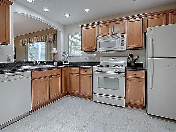 1222 Estill Ave — Photo 5