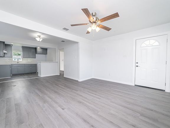 3rd image of 609 Caddo Street