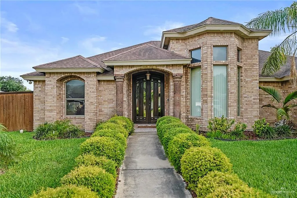 3 bed, 2.0 bath, 1835 sqft, $2,450 — Photo 3