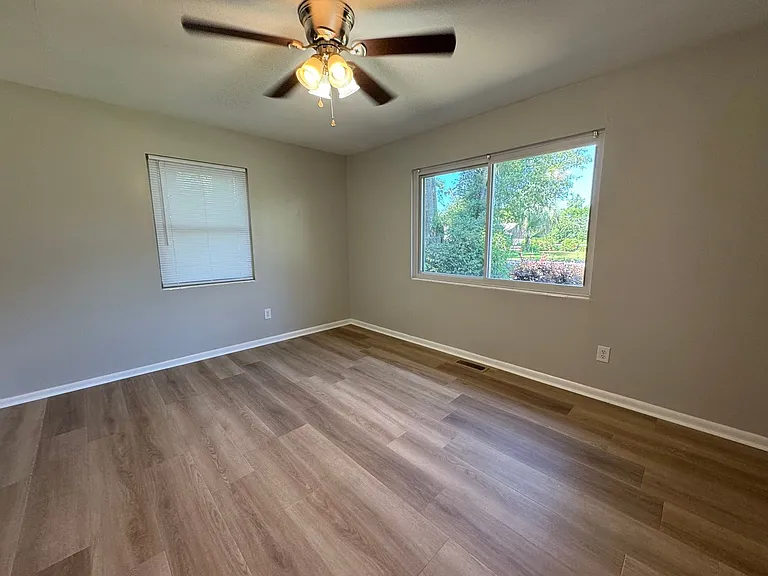 1419 Pearl Ave SW — Photo 9