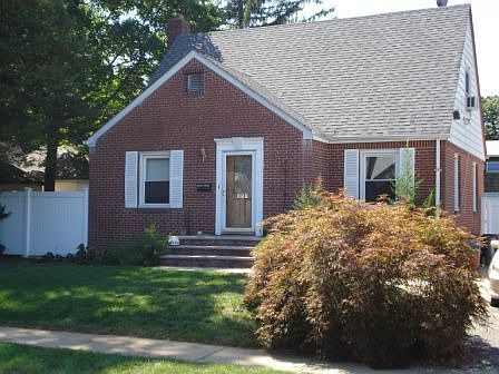 1st image of 850 Arthur St