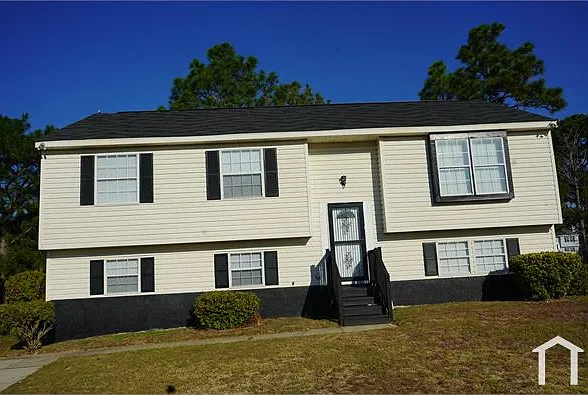 821 Winslow Way — Photo 1